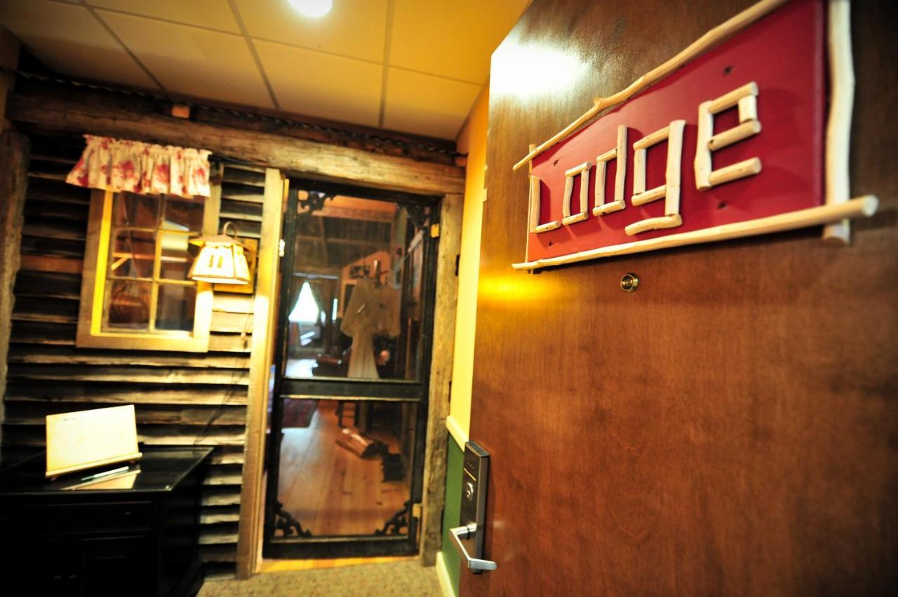 The Common Man Inn, & Hotel