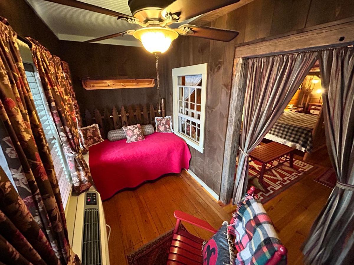 Hotel The Common Man Inn, &