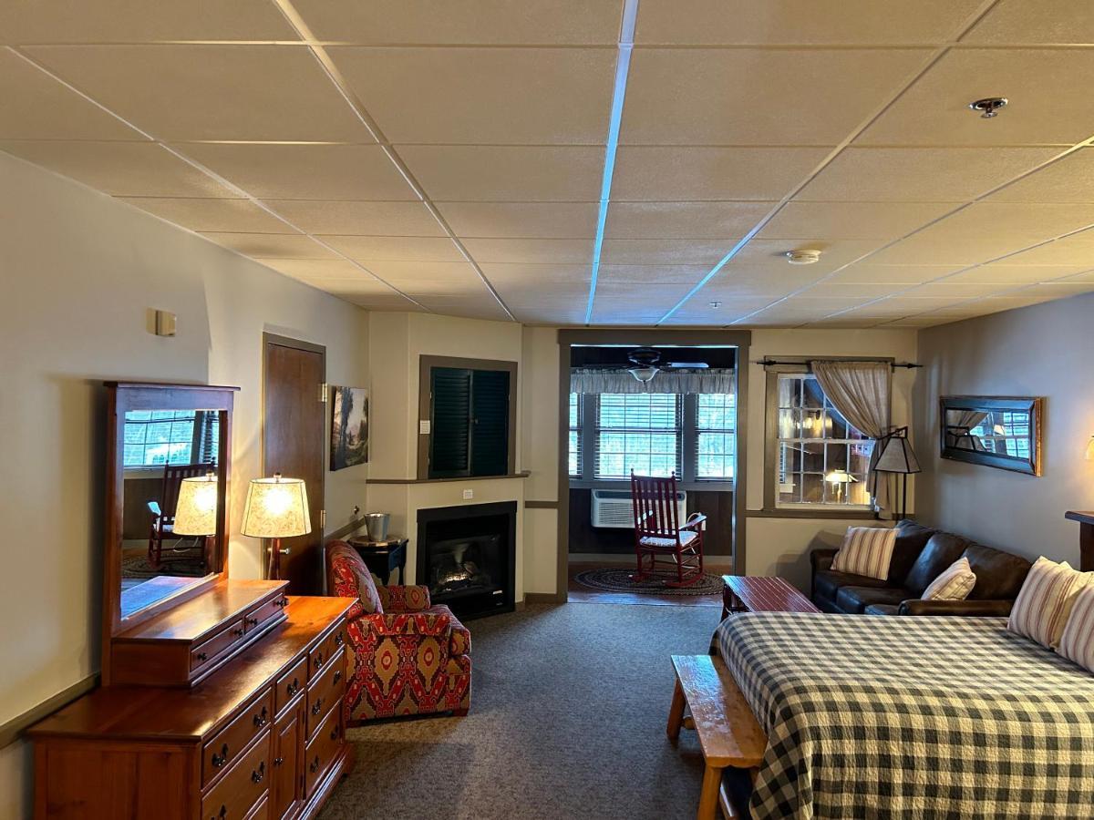 The Common Man Inn, & Hotel 4*