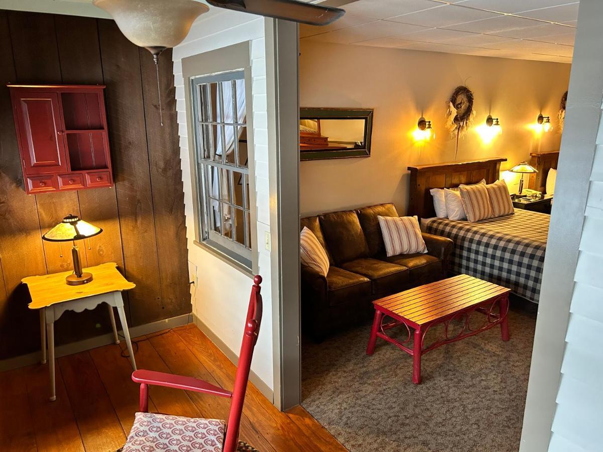 The Common Man Inn, & Plymouth