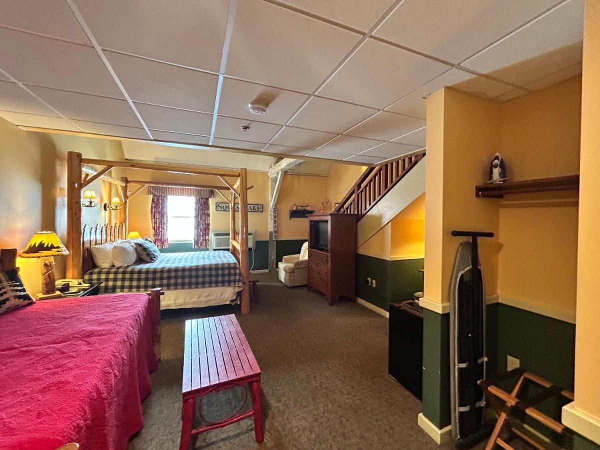 The Common Man Inn, & 4*