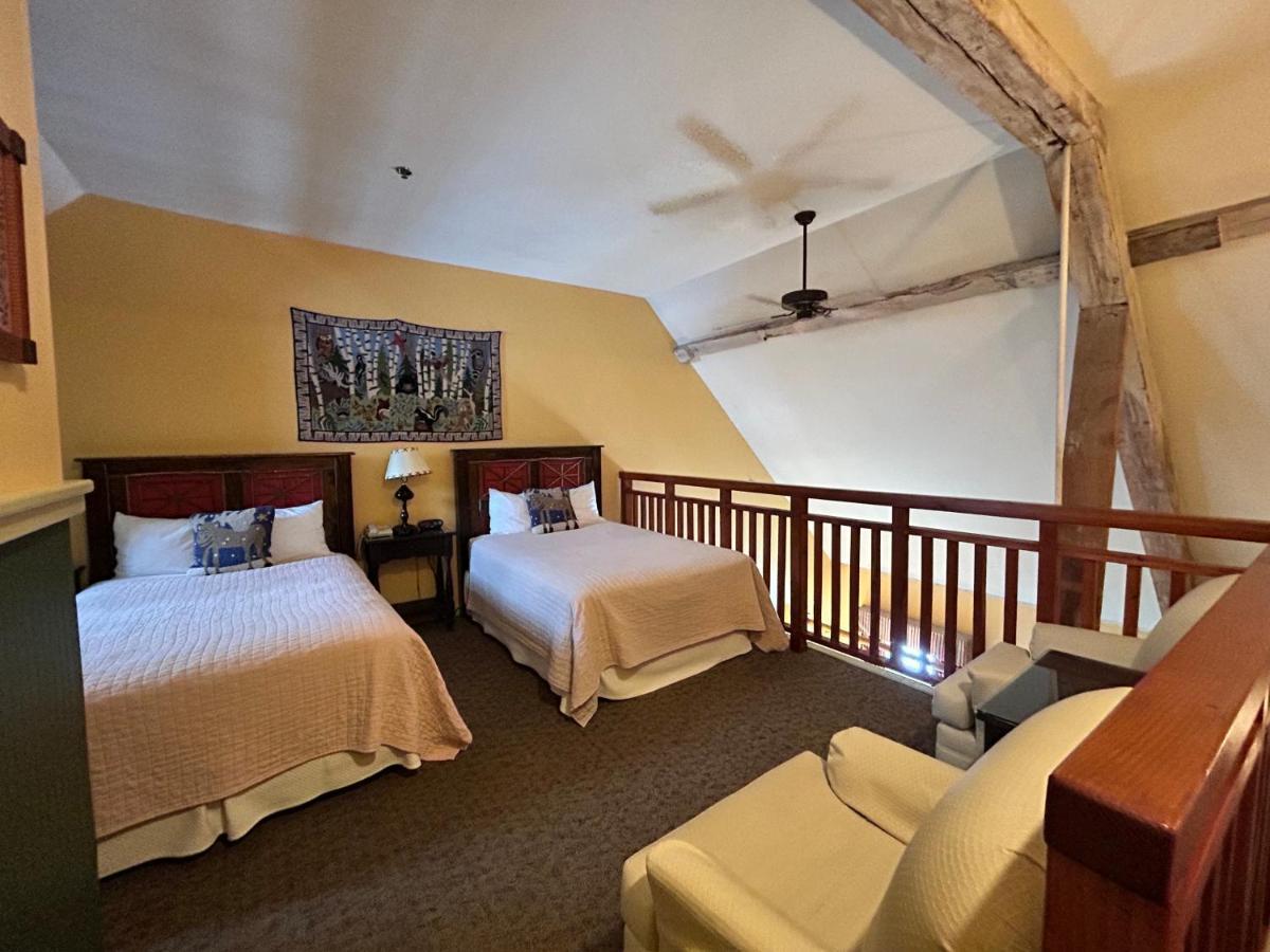The Common Man Inn, & Hotel