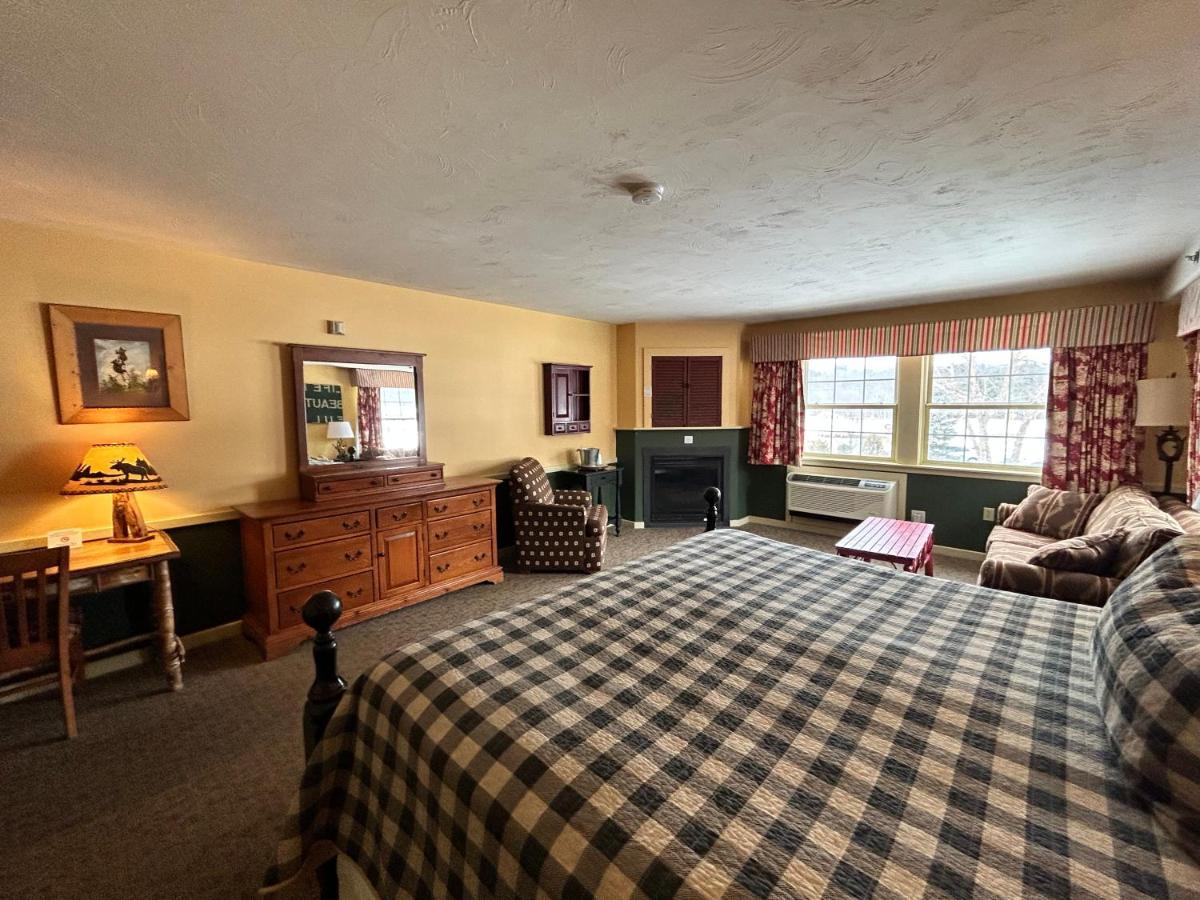 The Common Man Inn, & Hotel