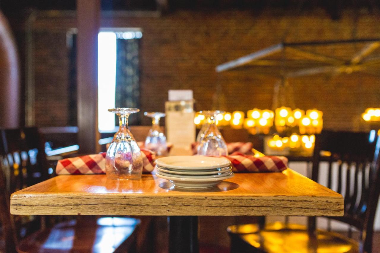 The Common Man Inn, & 4*