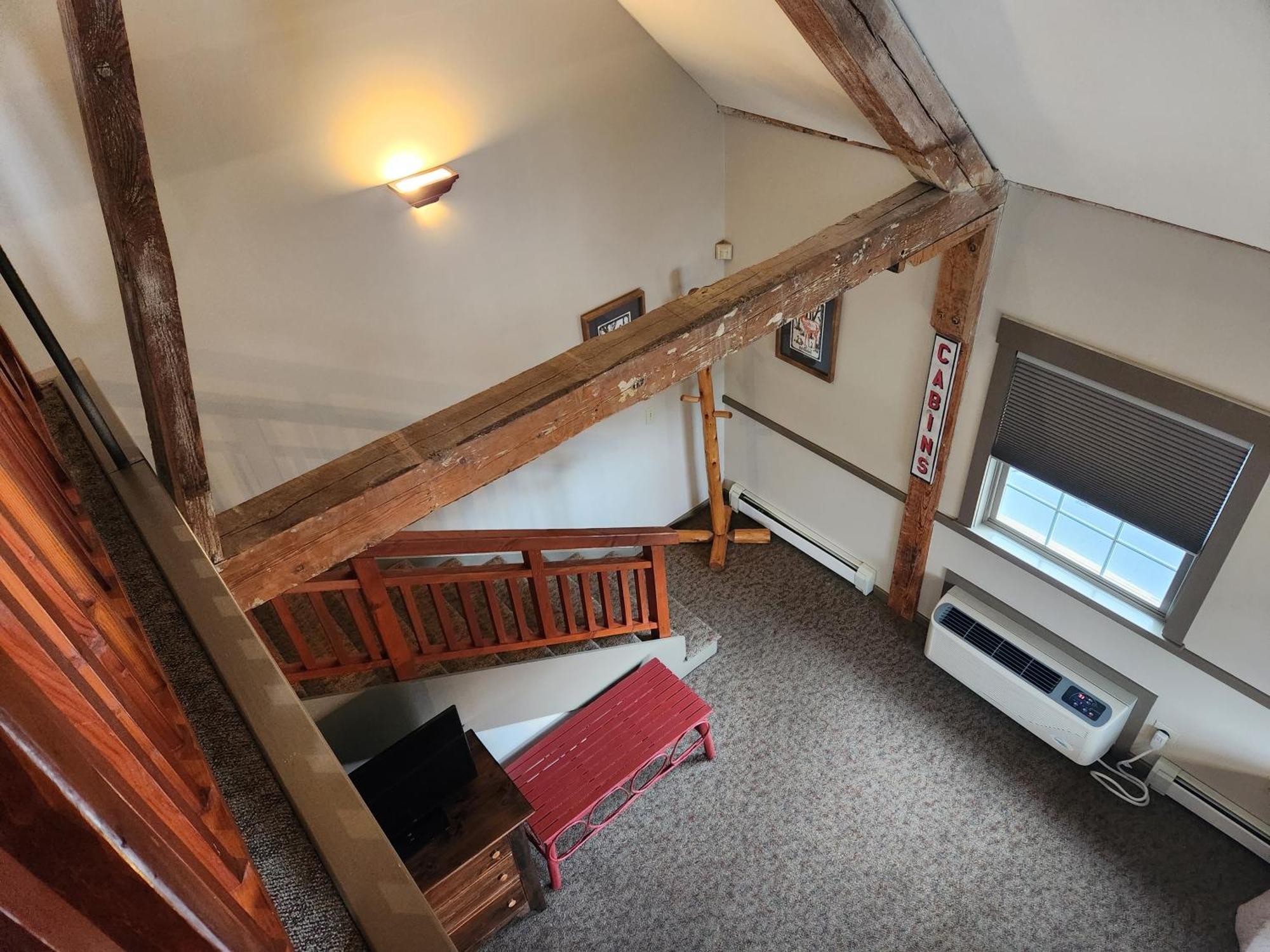 The Common Man Inn, & 4*