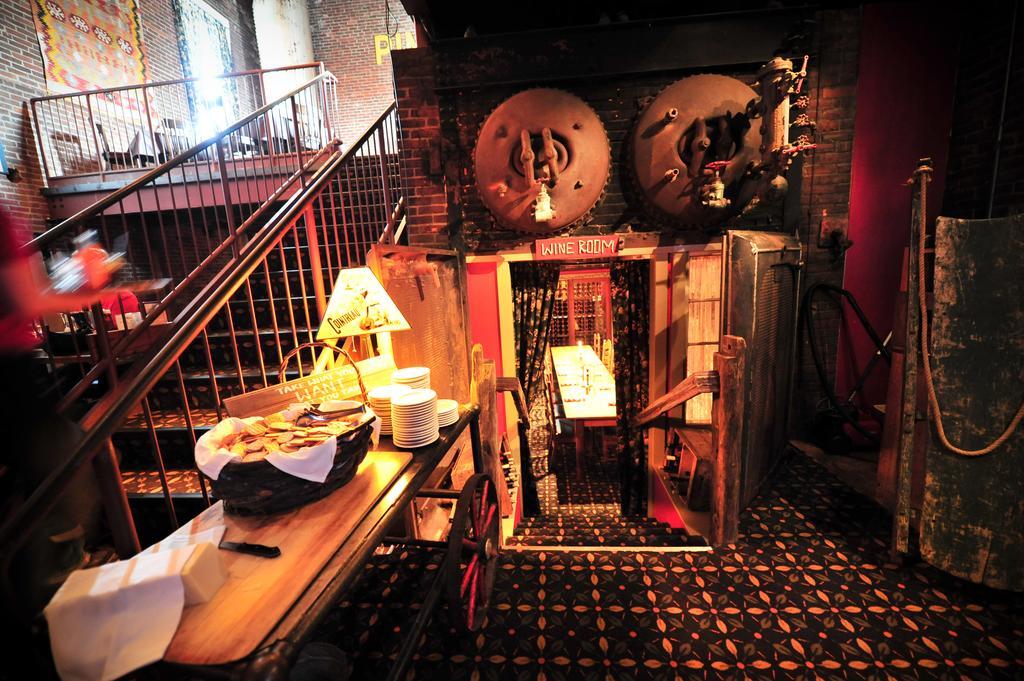 The Common Man Inn, & Hotel Plymouth
